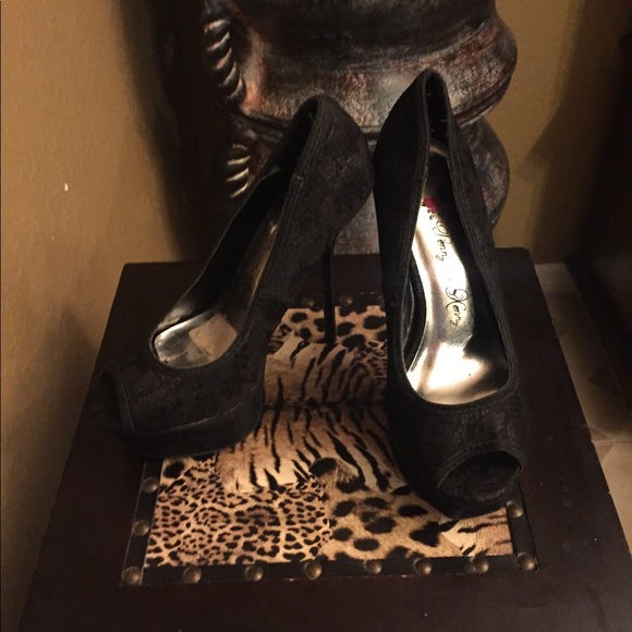 High Heels 👠 - Picture 5 of 8